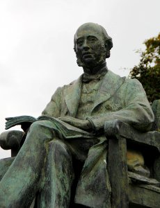 Dublin Trinity College Lecky Statue 01