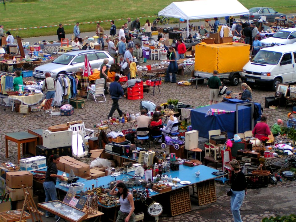 Dresden Flohmarkt Elbwiese