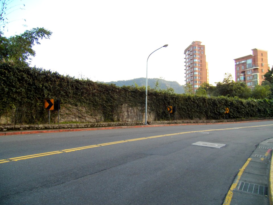 Dongxin Street Curve, Nangang 20121215