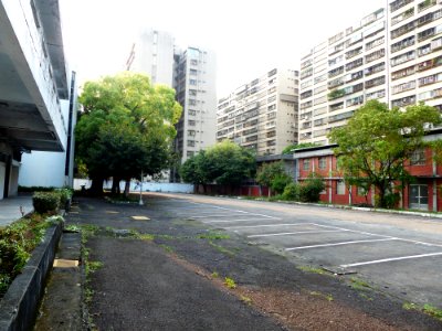 Dormitory E for Female and Dormitory D at Former ROCAF Headquarters 20140405