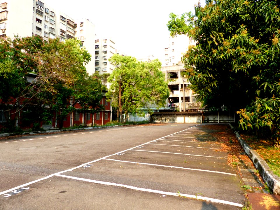 Dormitory C at Former ROCAF Headquarters 20140405