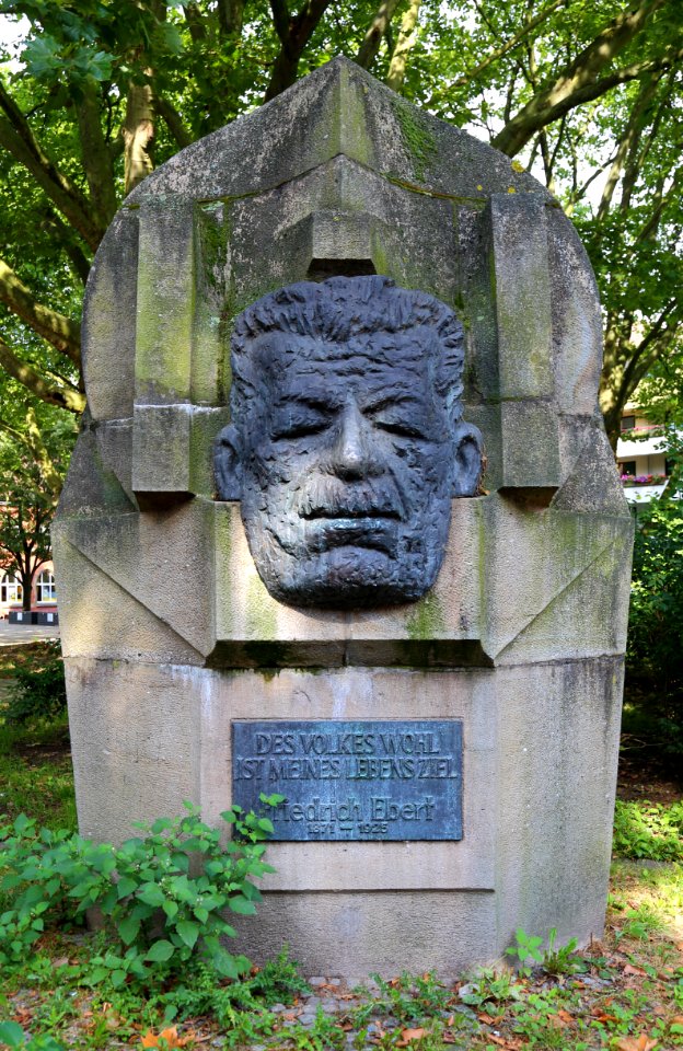 Dortmund Hoerde Friedrich Ebert Denkmal 02