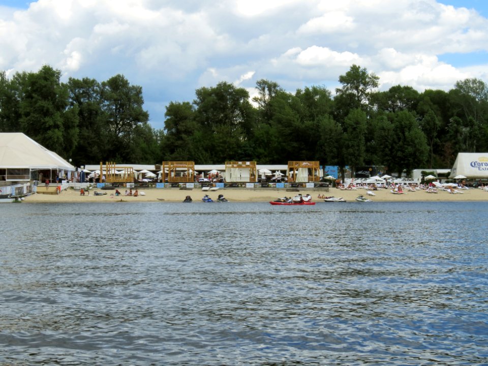 Dolobetsky island beach1