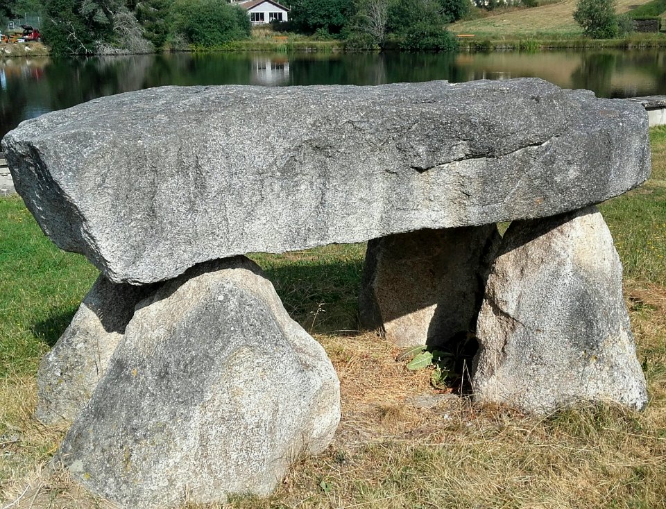 Dolmen, Fournols, France 02
