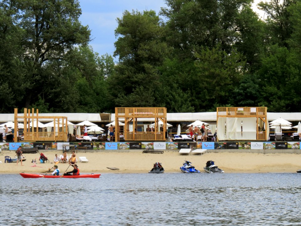 Dolobetsky island beach2