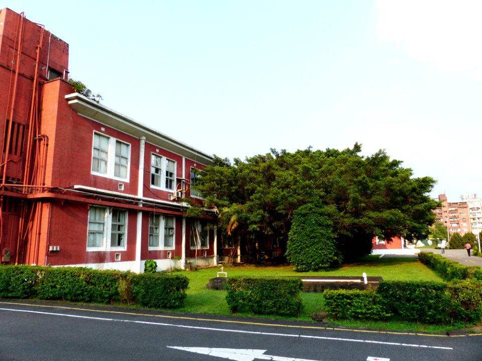 Administration Building of Former ROCAF Headquarters Southwest Corner 20140405