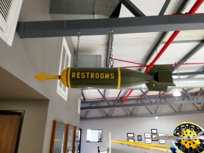 A sign indicating toilet locations 20190920