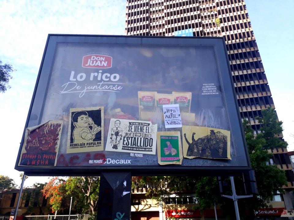 Afiches de manifestaciones en Santiago 8