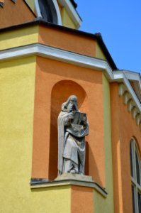 A dorogi Szent Borbála-bányásztemplom8