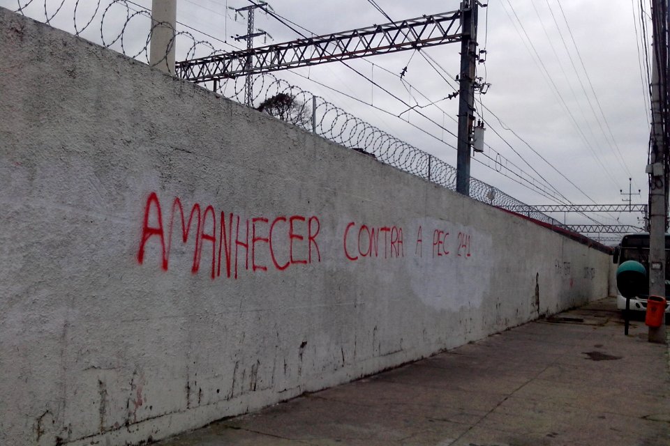 Amanhecer contra a PEC