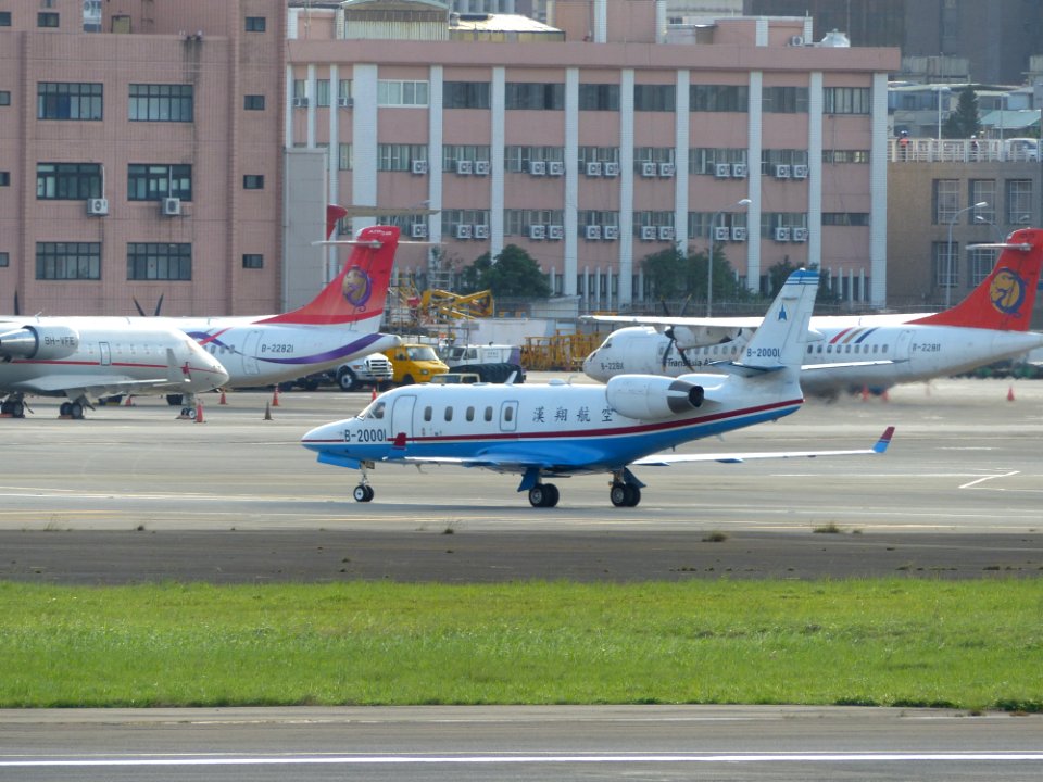AIDC IAI Astra B-20001 Taxiing at Taipei Songshan Airport 20161124d