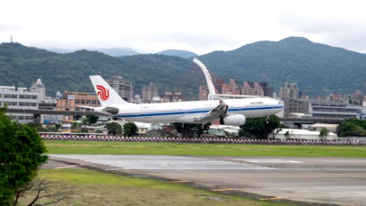 Air China Airbus A330-343 B-6523 on Final Approach at Taipei Songshan Airport 20150321c