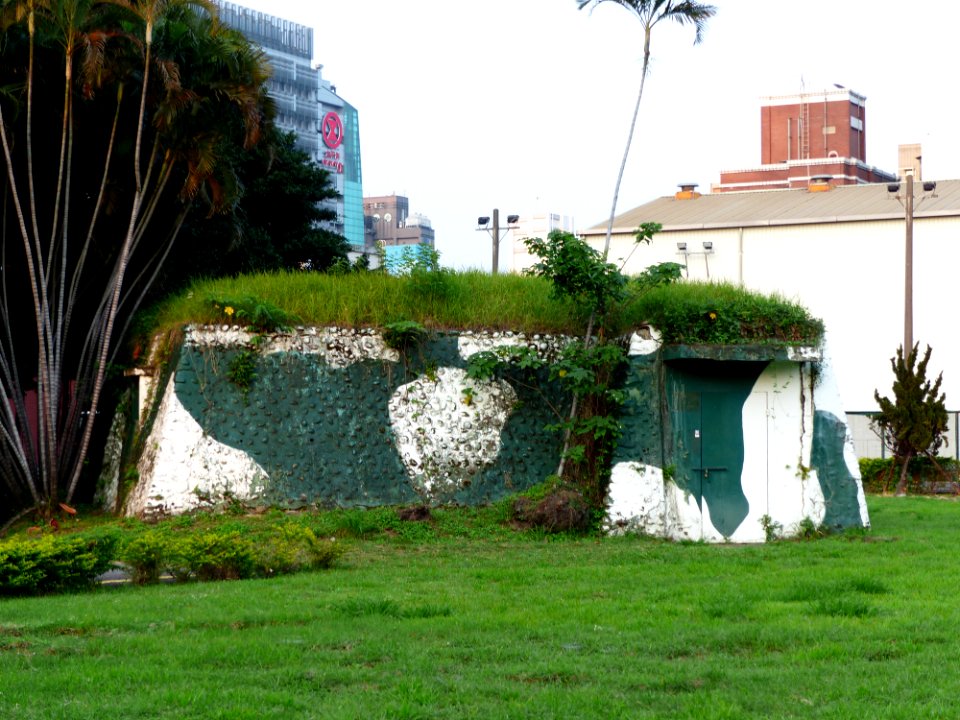 Air Raid Shelter in Front of Administration Building of Former ROCAF Headquarters 20140405b
