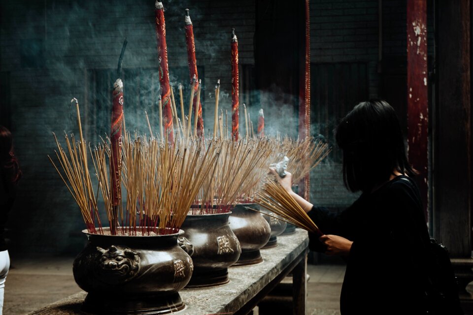 Smoke ritual people