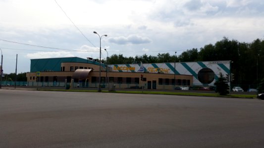 Спортивная школа № 62 в Жулебино (июнь 2016)