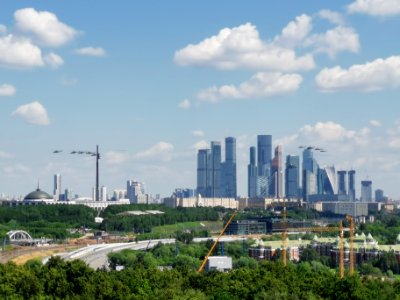 Вертолёты на фоне Москва-Сити (2)