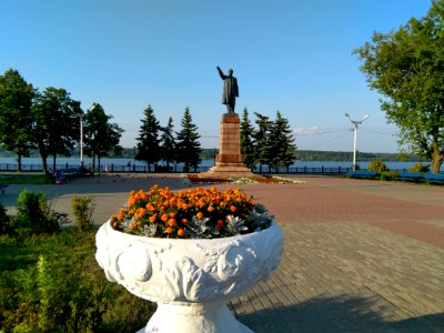 Кинешма - Памятник Ленину