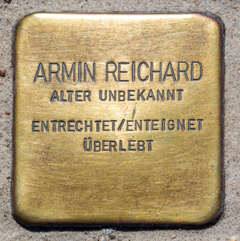 Binz Stolpersteine Strandpromenade 27 Armin Reichard 01