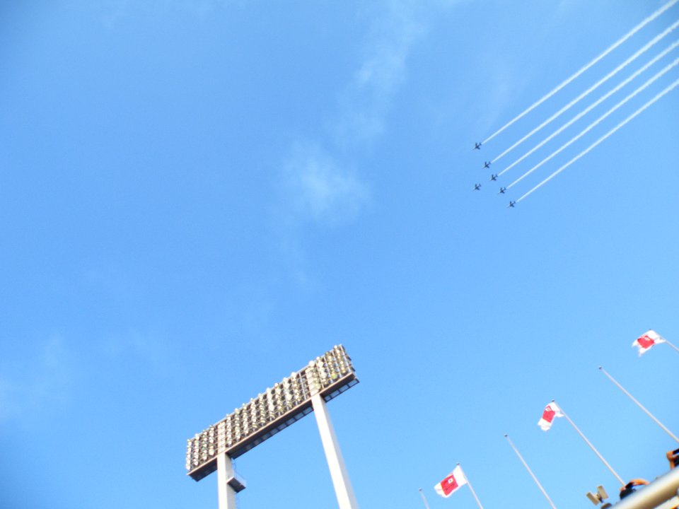 Blue Impulse 2014, fly over Tokyo National Stadium 006