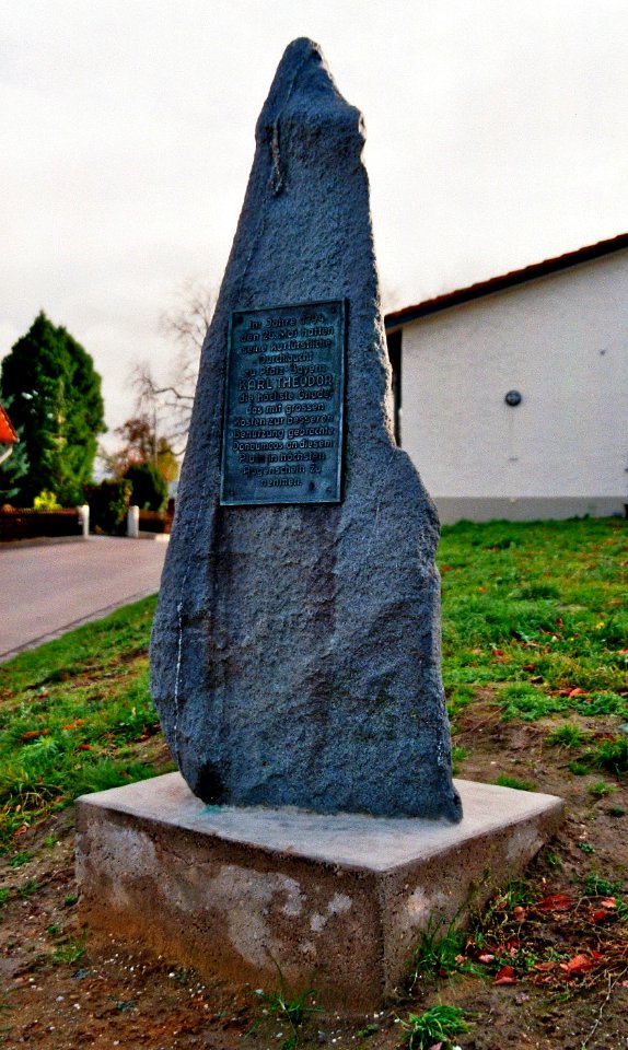 Berg im Gau Donaumoos Denkmal 3