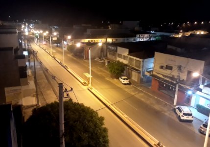 BR-405 na Avenida da Independência à noite, Pau dos Ferros (RN)
