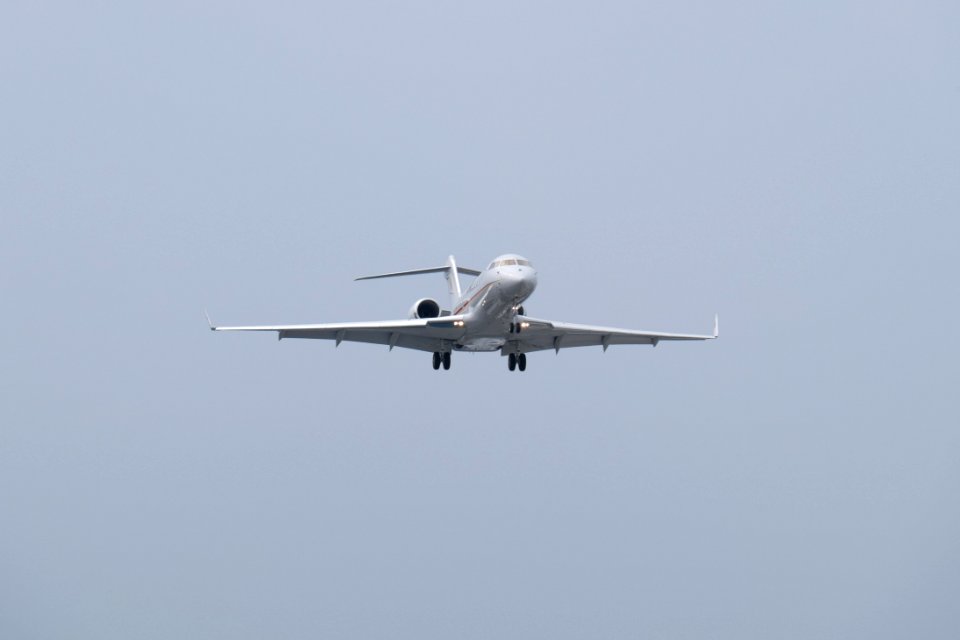 Bombardier Global Express M-JGVJ on Final Approach at Taipei Songshan Airport 20150221a