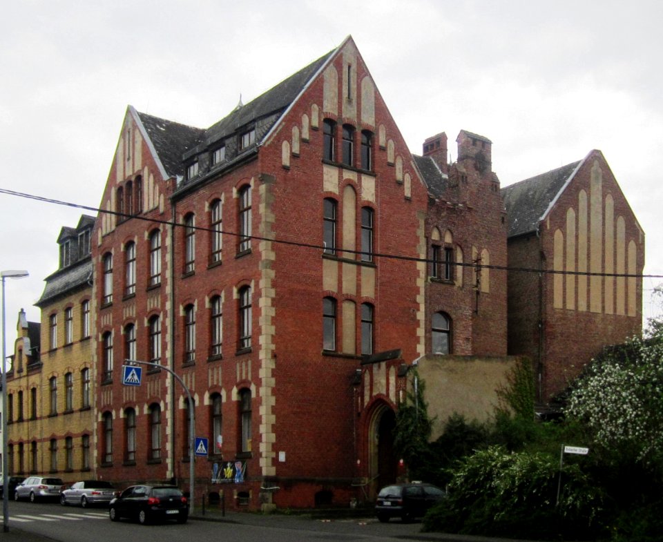 Asbacher Straße 2