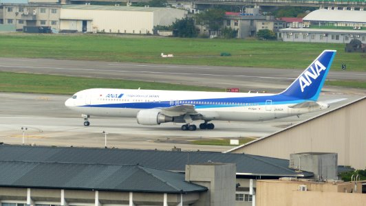 ANA B767-300ER JA612A Taxiing at Taipei Songshan Airport 20131208