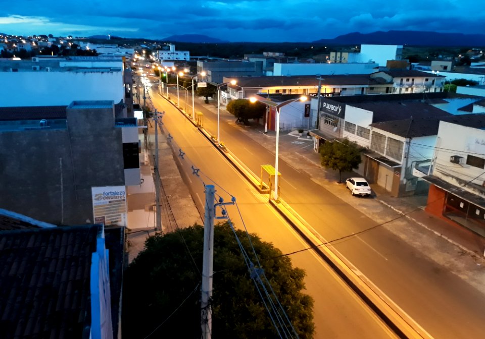 Anoitecer na Avenida da Independência, Pau dos Ferros (RN)