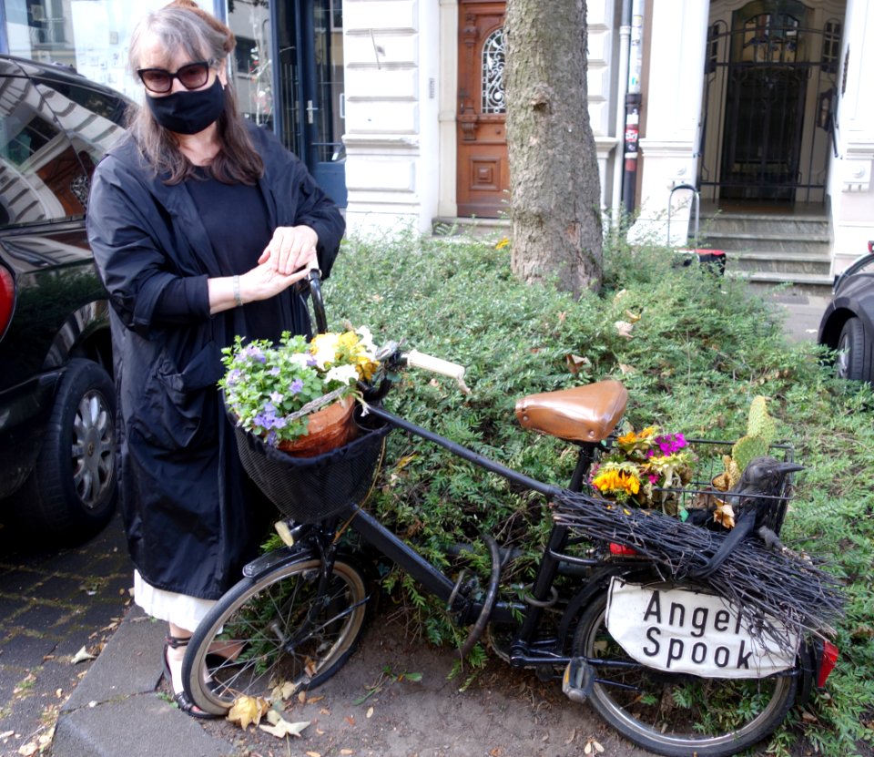 Angela Spook, Kö-Hexe, in memoriam (02)