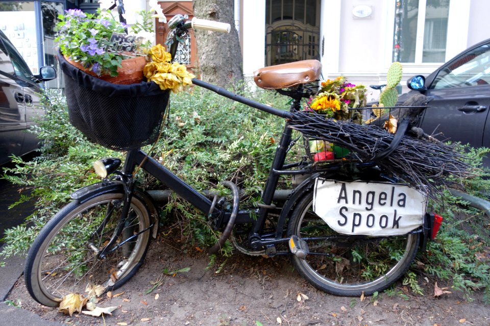 Angela Spook, Kö-Hexe, in memoriam (01)