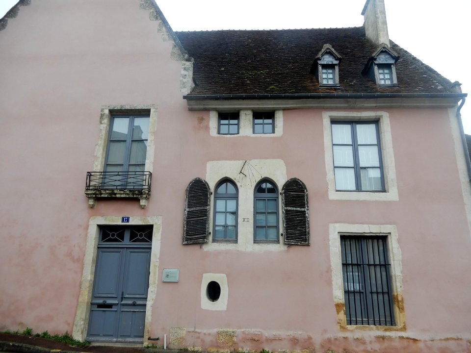 Ancien presbytère de la rue de Rouen et cadran solaire, Mortagne-au-Perche