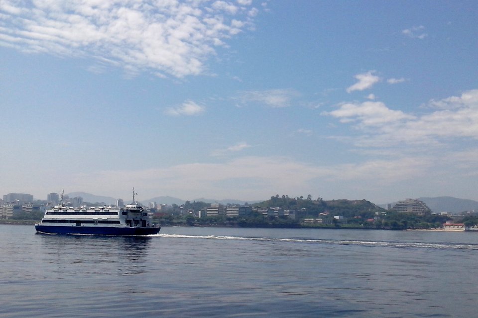 Barca na Baía de Guanabara - distância média
