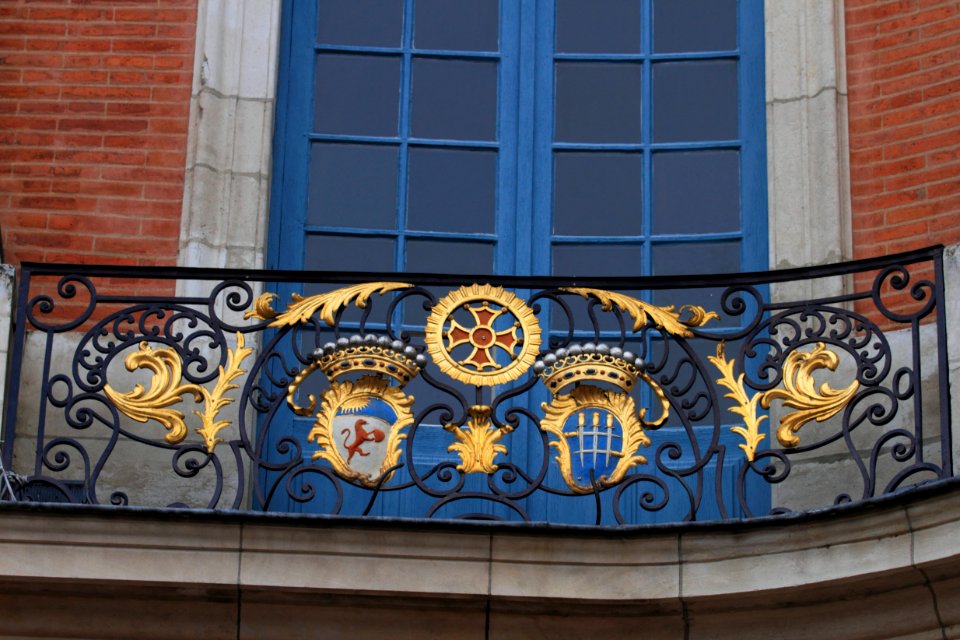 Balconie of the Capitole de Toulouse 09