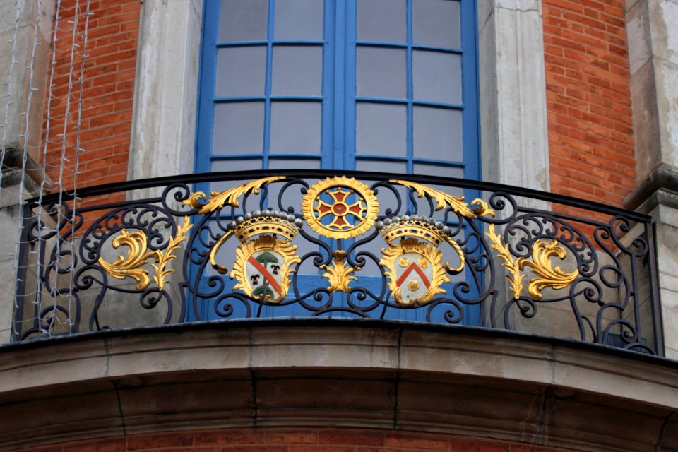Balconie of the Capitole de Toulouse 17