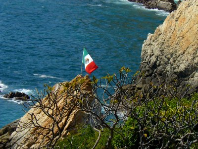 Bandera de México en la Quebrada de Acapulco photo