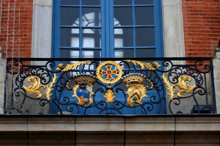 Balcony of the Capitole de Toulouse 08