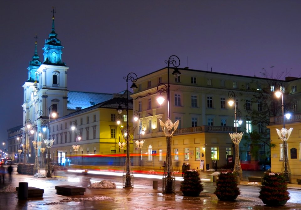 Bazylika Świętego Krzyża w Warszawie 02