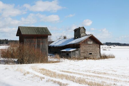 Barn winter old building