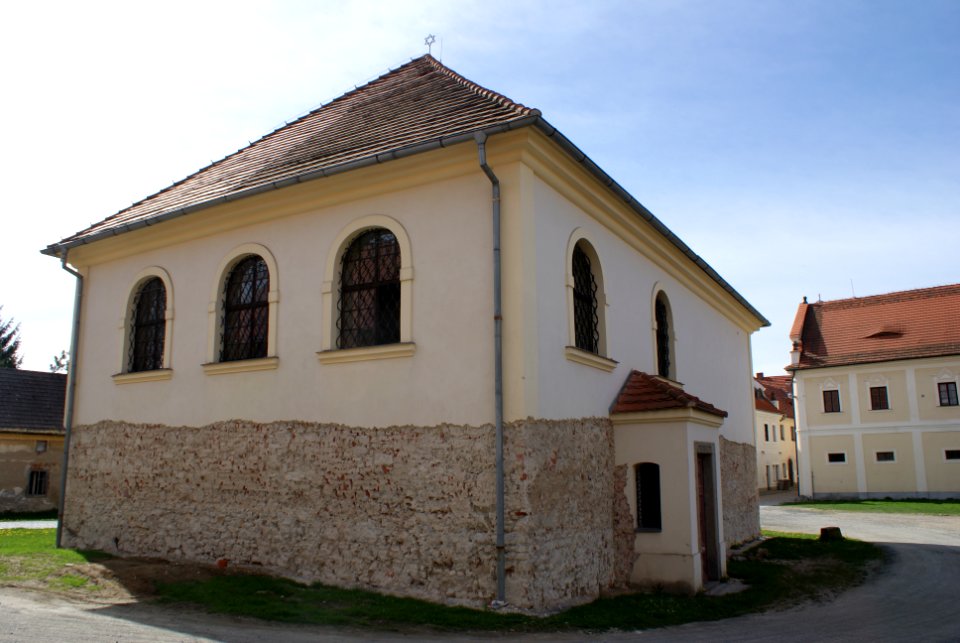 Březnice Synagogue 03