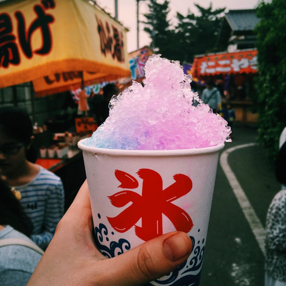 Cold dessert hand