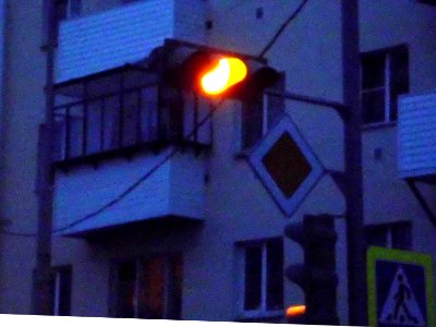 Yellow traffic light (03)