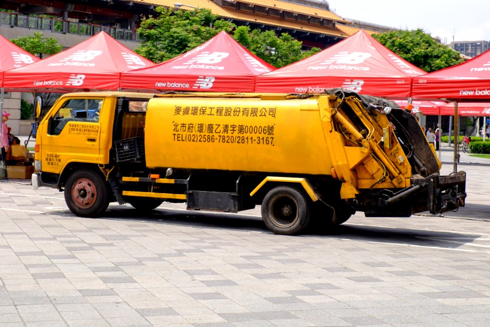 Waste Collection Truck Parked at Taipei Expo Park after Carnival 20150509