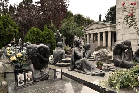 Cemetery sculpture monumentale photo