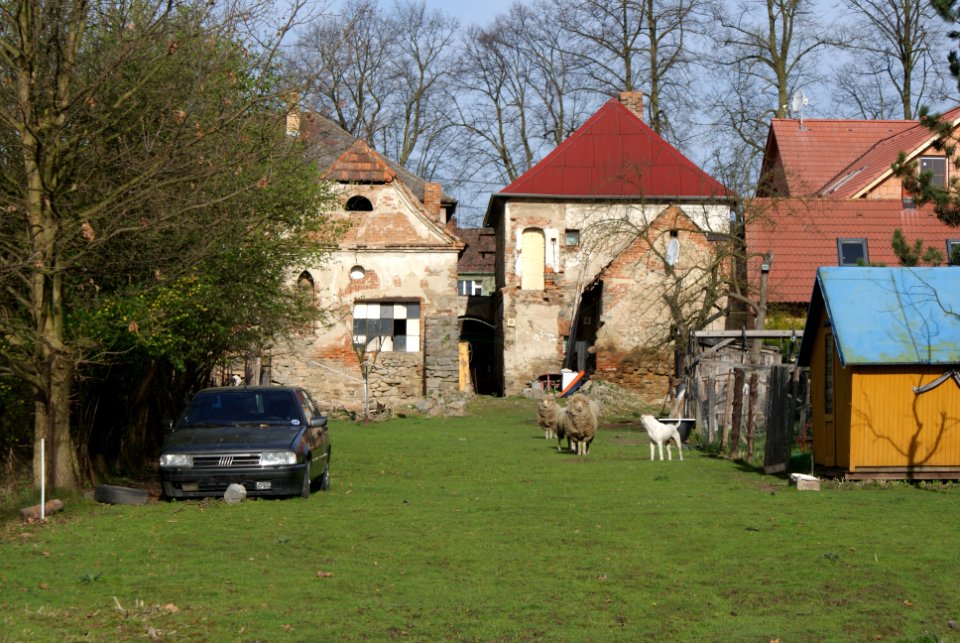 Zalužany Former Synagogue 02