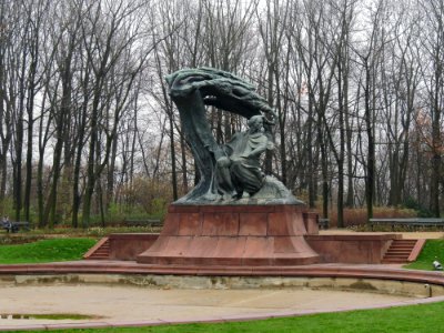 Warszawa pomnik Fryderyka Chopina photo