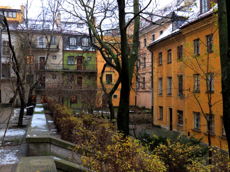 Warszawa Stare Miasto podwórze 02