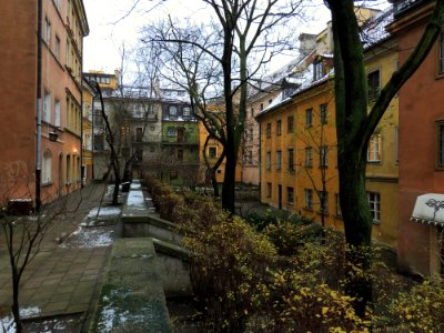 Warszawa Stare Miasto podwórze 01