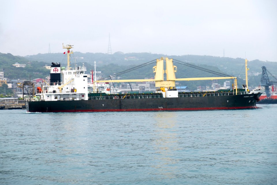 Yusho Eight Leaving Keelung Harbour 20150316b