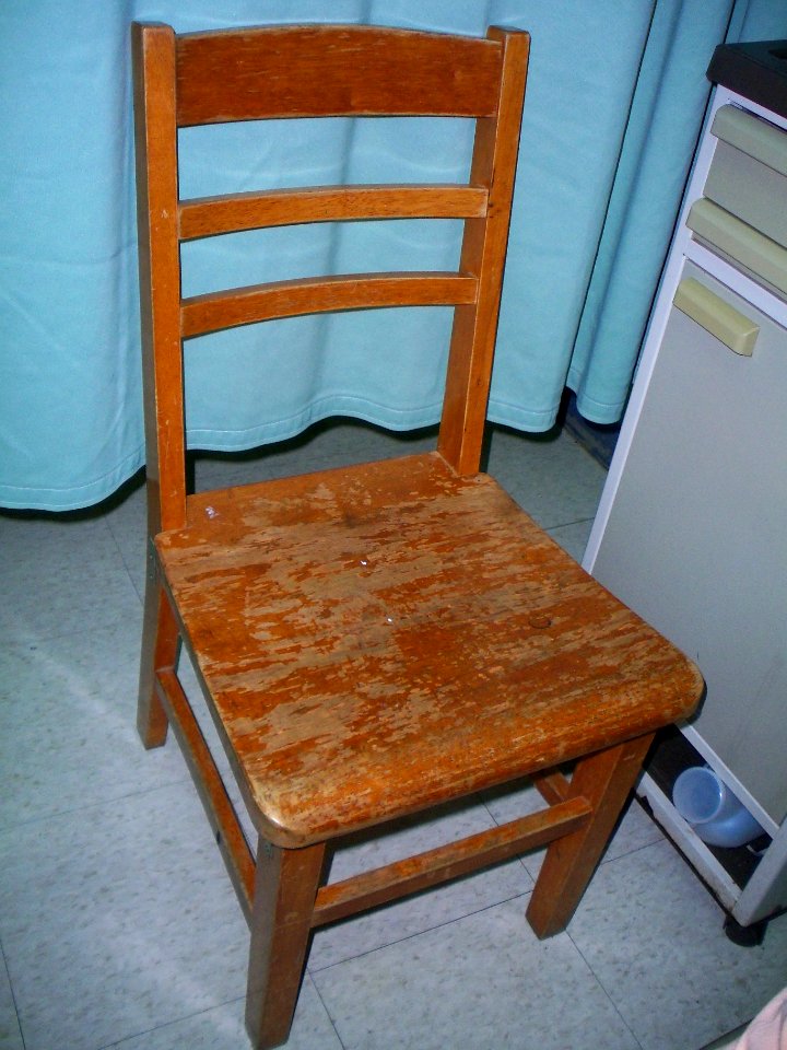 Wooden Chair in Three Persons Room, Internal Medicine Ward, NTUH East Campus 20101202